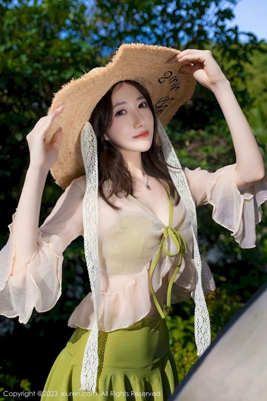 [XiuRen秀人网] No.7189 鱼子酱Fish - 果绿色服饰+泳池场景泰国旅拍-御萝岛屿