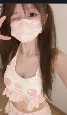 笨蛋小粉猫-御萝岛屿