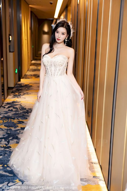 [语画界XIAOYU] Vol.941 女神杨晨晨Yome - 露肩长裙+生日主题私房写真-御萝岛屿