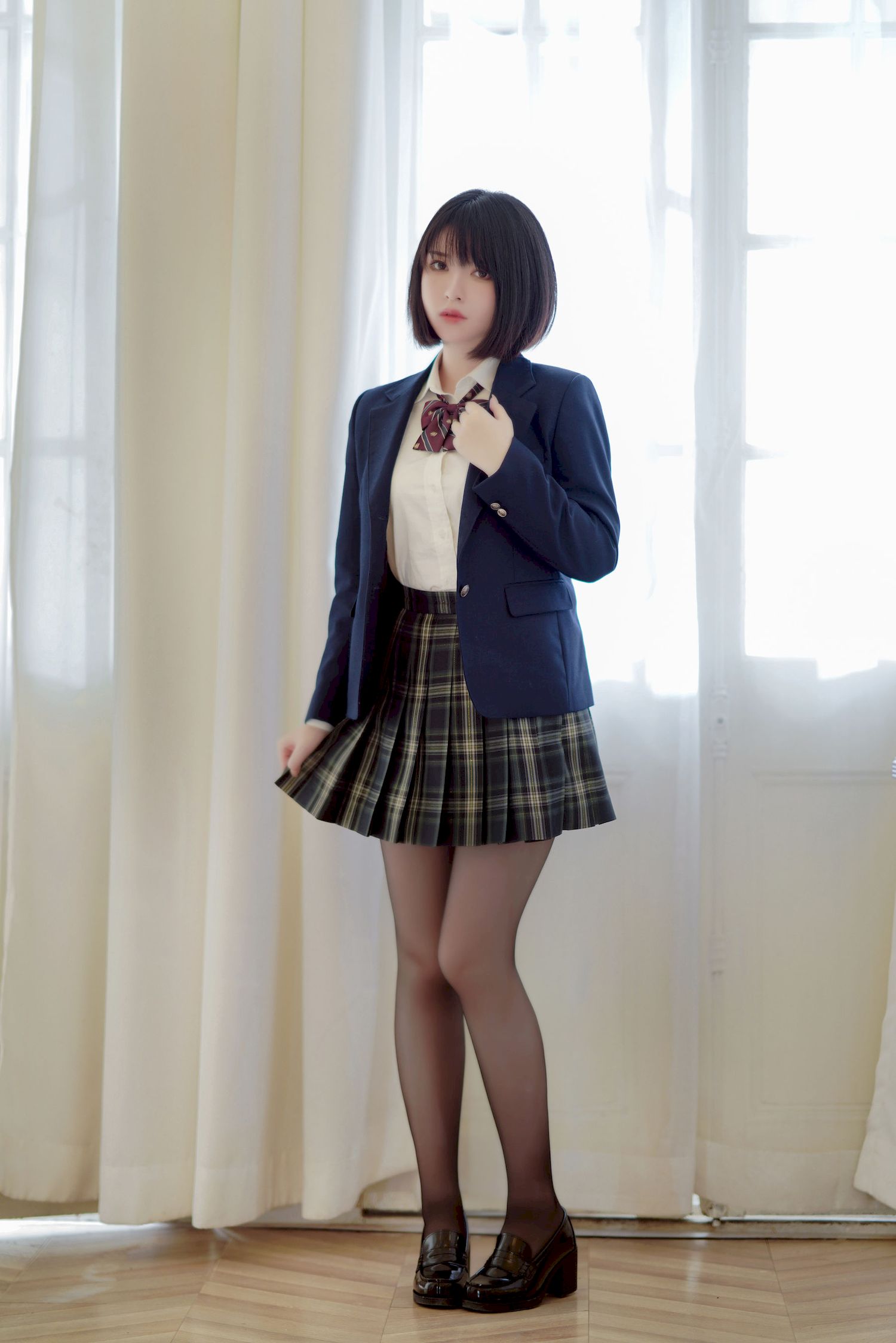 短发美女半半子_黑丝JK制服彼女の主题性感写真-御萝岛屿
