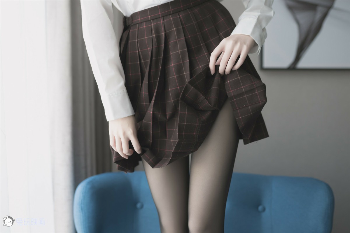 图片[29]-兔玩映画系列 Vol.051 蓝椅子上的黑丝少女_ – COSPLAY-御萝岛屿