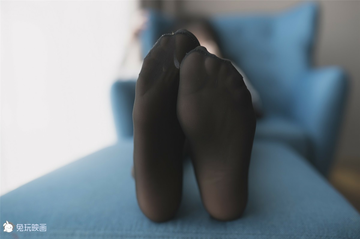 图片[40]-兔玩映画系列 Vol.051 蓝椅子上的黑丝少女_ – COSPLAY-御萝岛屿