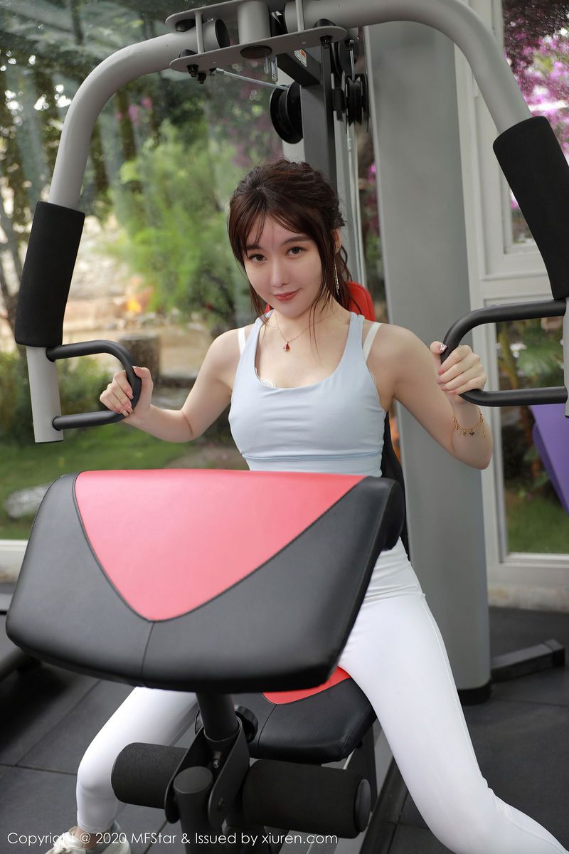 模范学院运动女神薛琪琪sandy健身房惹火身材系列大理旅拍-御萝岛屿