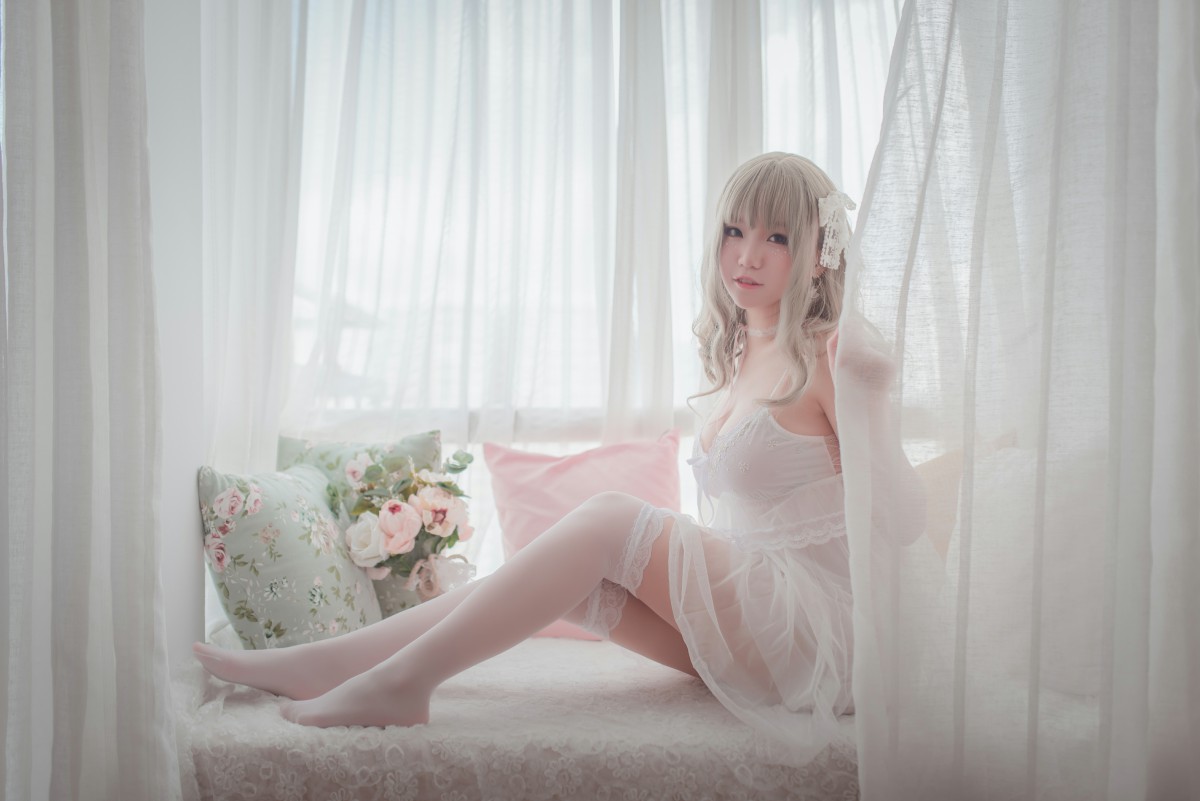 图片[7]-性感人气COSER Yoko宅夏Cos – 白色丝质连衣裙 – COSPLAY-御萝岛屿