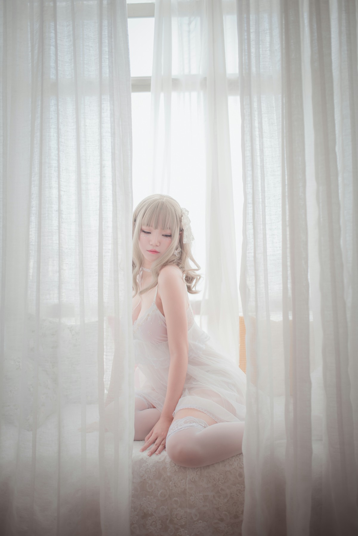 图片[10]-性感人气COSER Yoko宅夏Cos – 白色丝质连衣裙 – COSPLAY-御萝岛屿