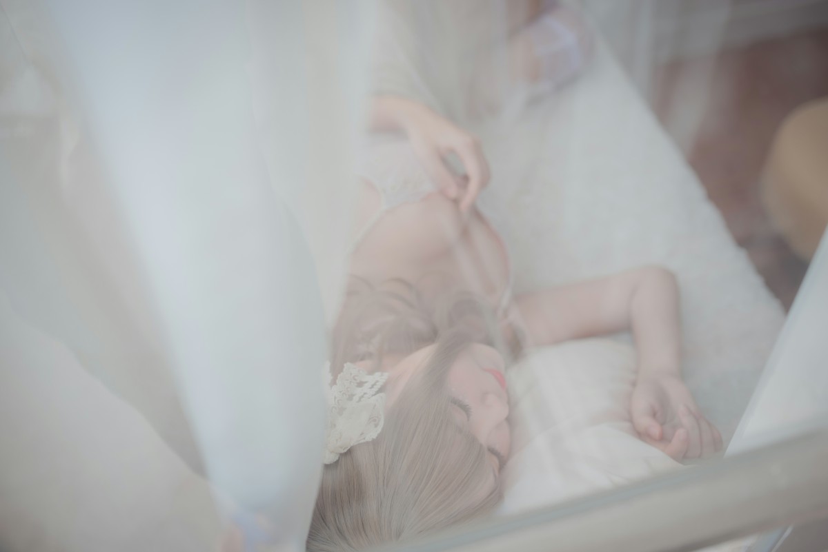 图片[16]-性感人气COSER Yoko宅夏Cos – 白色丝质连衣裙 – COSPLAY-御萝岛屿