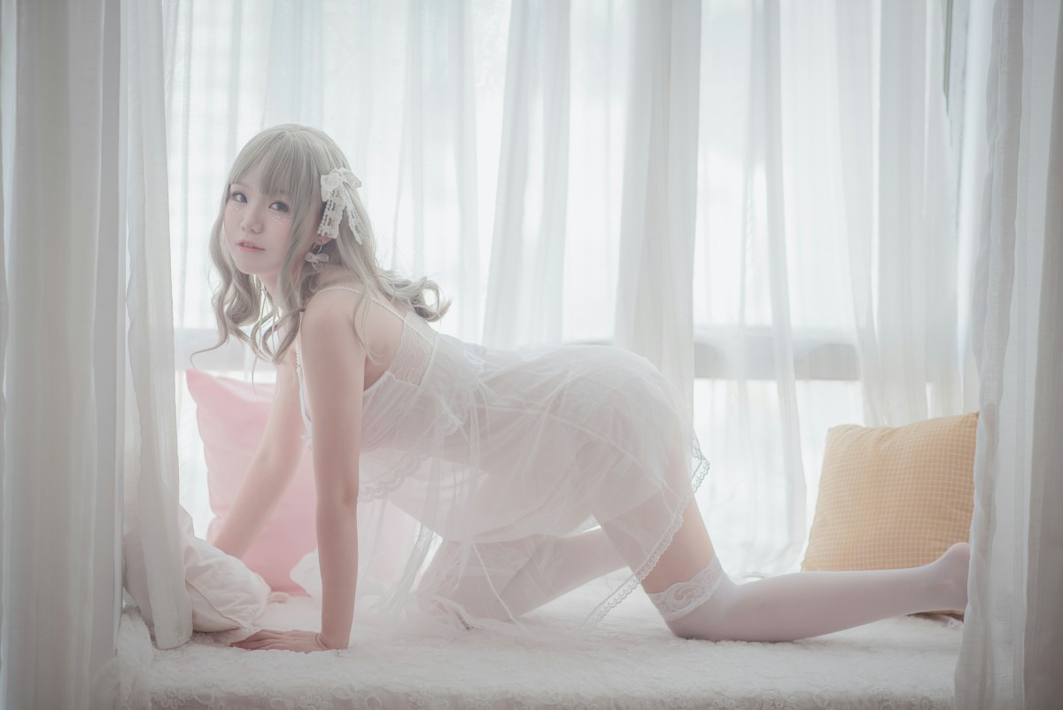 图片[19]-性感人气COSER Yoko宅夏Cos – 白色丝质连衣裙 – COSPLAY-御萝岛屿