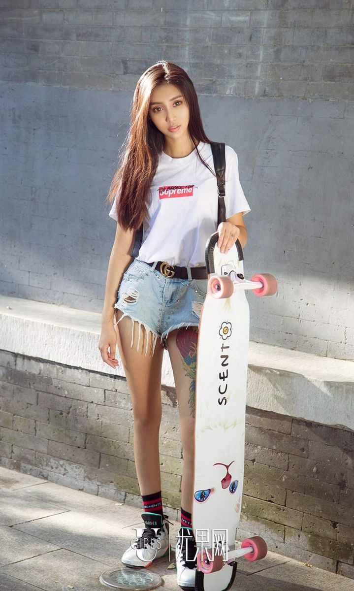 尤果网运动女神尤菲儿美式橄榄球酷劲儿火热撩人美图