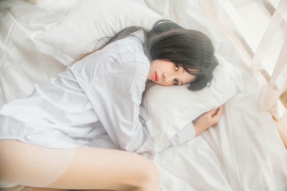 图片[13]-萝莉风COS 桜桃喵 – 白衬衫散发 – COSPLAY-御萝岛屿