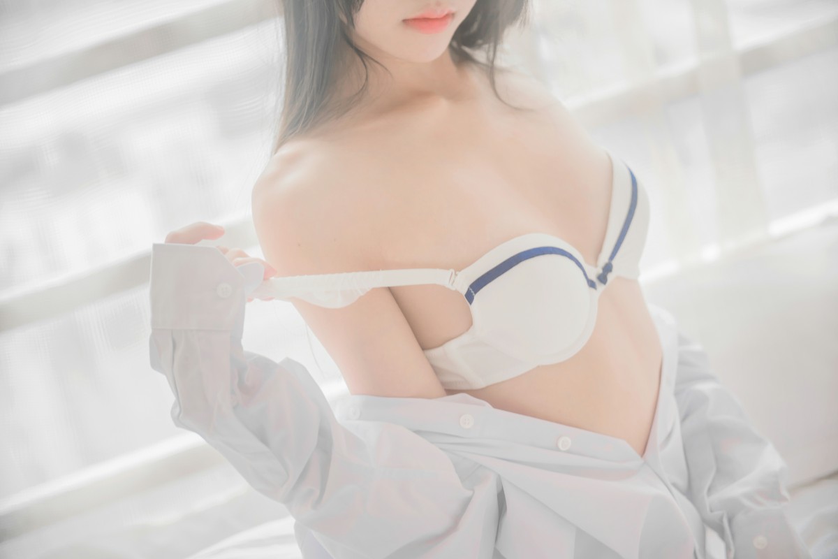 图片[37]-萝莉风COS 桜桃喵 – 白衬衫散发 – COSPLAY-御萝岛屿