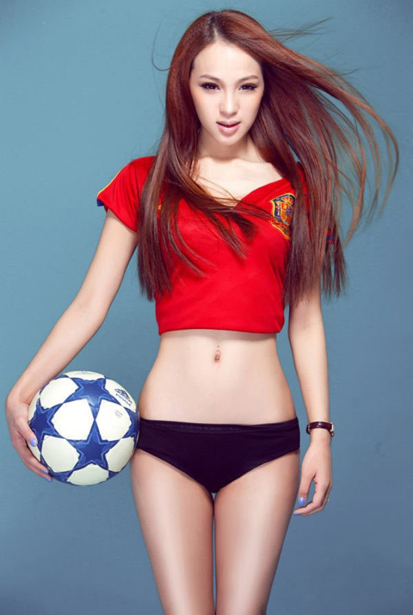 足球宝贝蛮腰长腿诱惑无限-御萝岛屿