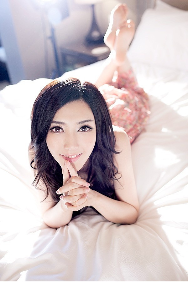 足球宝贝耶律雪儿床上写真-御萝岛屿